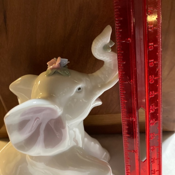 HOST PiCK Vintage Small Ceramic Elephant with Pastel Flowers - Picture 5 of 10